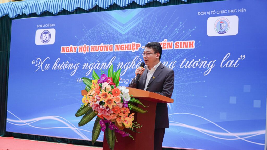 GS.TS Đào Văn Đông, Phó Hiệu trưởng thường trực Nhà trường chia sẻ tại sự kiện