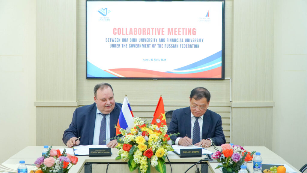 Hiệu trưởng trường Đại học Hòa Bình và Đại học Tài chính Liên bang Nga ký kết và trao đổi Khung hợp tác song phương, Hà Nội, ngày 01/4/2024